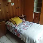 Habitacion Para Dos Personas Cama Matrimonial Y Habitacion Para Una Persona Cama Individual